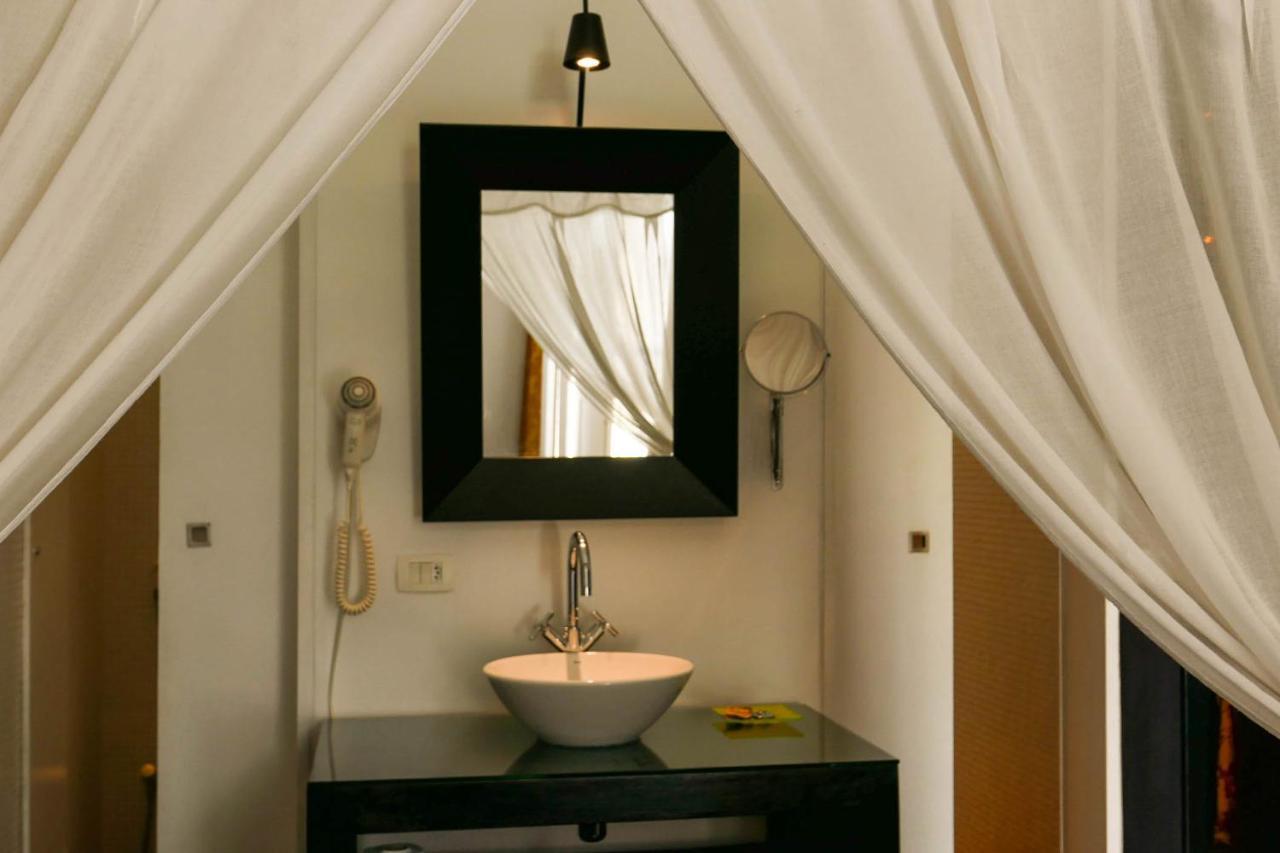 Aram Yami Boutique 5*